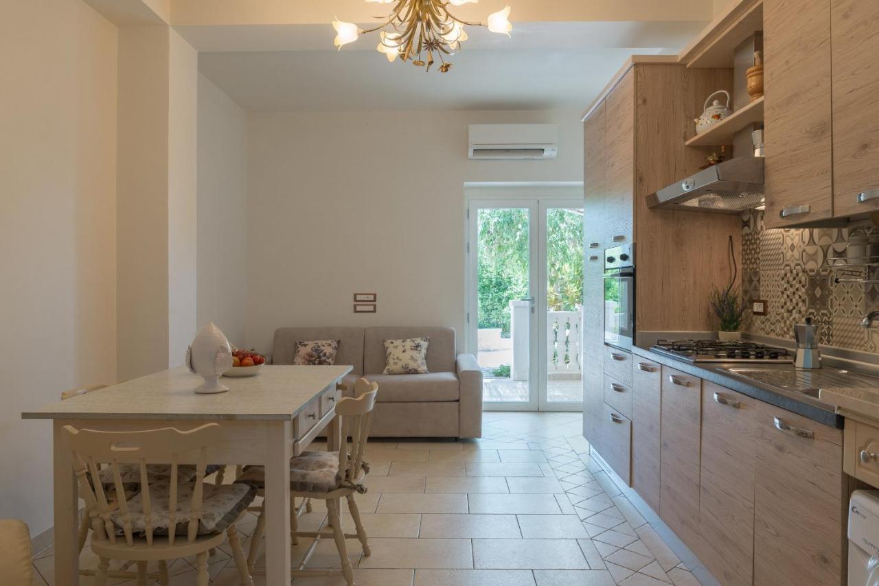 Appartamento Ortensia In Villa Mariella ออสตูนี ภายนอก รูปภาพ